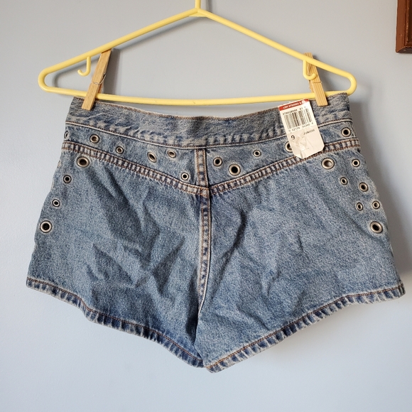 Y2K Levis eyelet shorts nwt - Picture 8 of 9